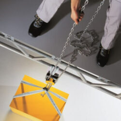 Yale 360 chain hoist used for vertical lifting